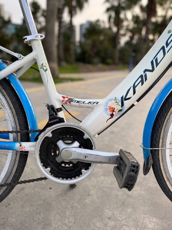 Велосипед KANDS бело-голубой с корзиной 2