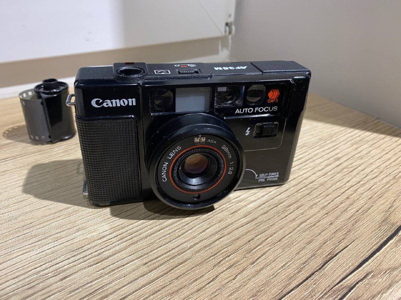 Пленочный фотоаппарат Canon AF35M