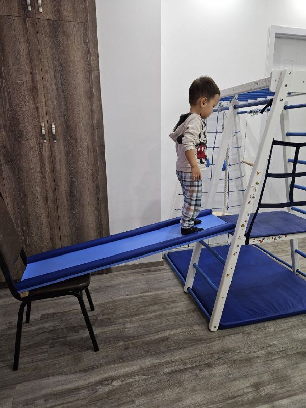 Деревянный спорткомплекс с горкой и качелями 6