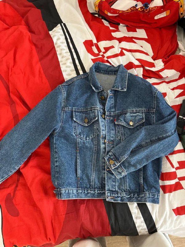 Джинсовая куртка