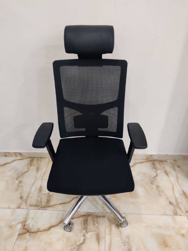 Офисное кресло GB-349106 черное на колесиках