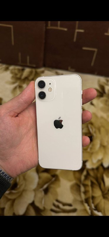 iPhone 12 mini, AirPods 3, зарядный кейс, левый наушник
