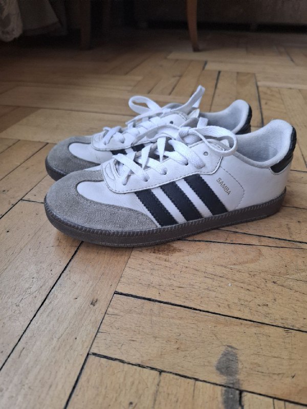 35 размер Adidas鞋