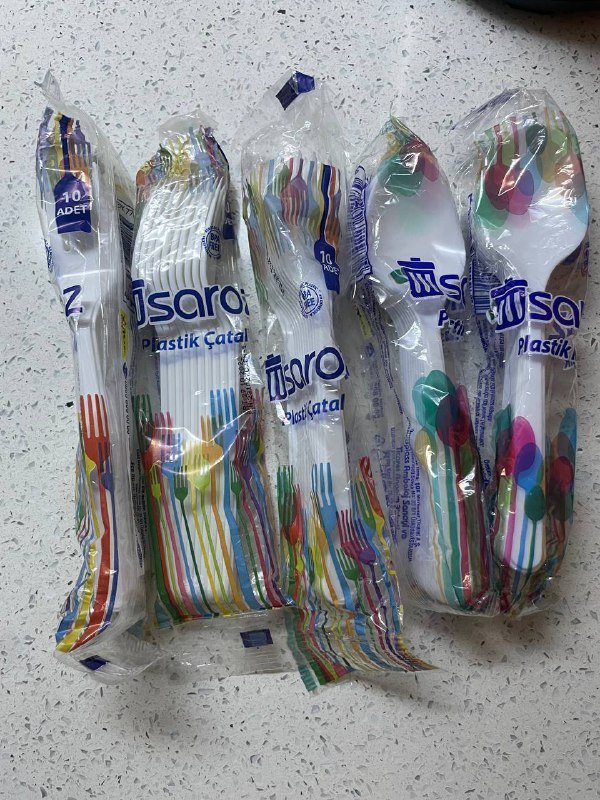 Пластиковые одноразовые вилки и ложки