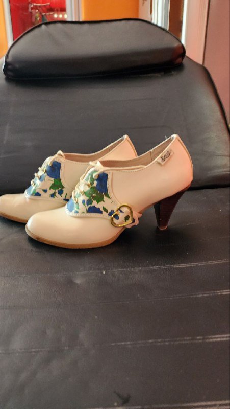 Мужской жакет, туфли красные и белые 3