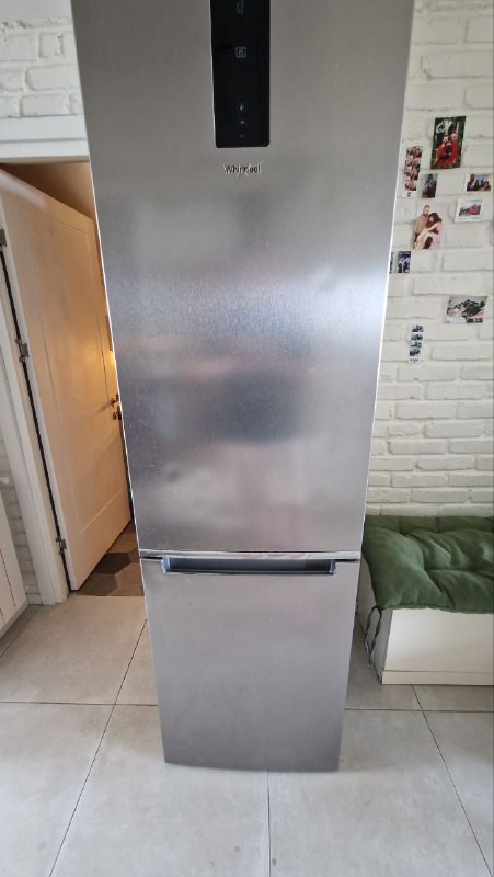 Whirlpool W7 refrigerator for sale 3