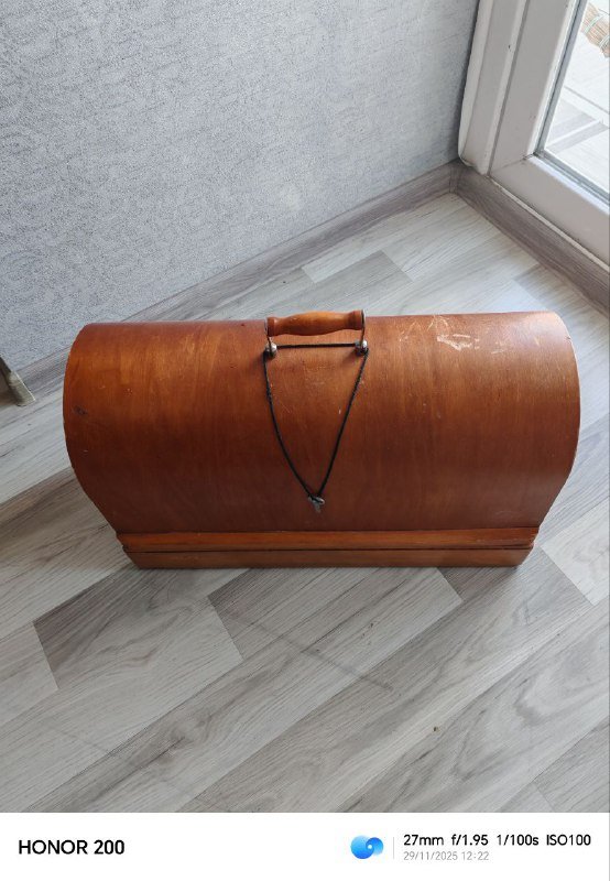 Ручная швейная машинка 2