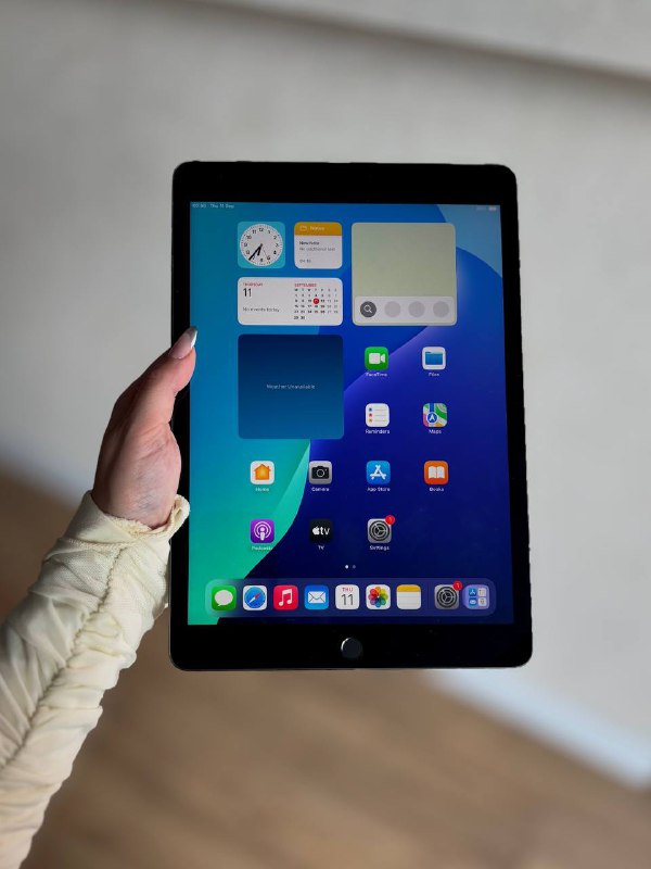 iPhone 14 128 gb, iPad 9 поколения 64 gb, AirPods 3, кабель зарядки 4