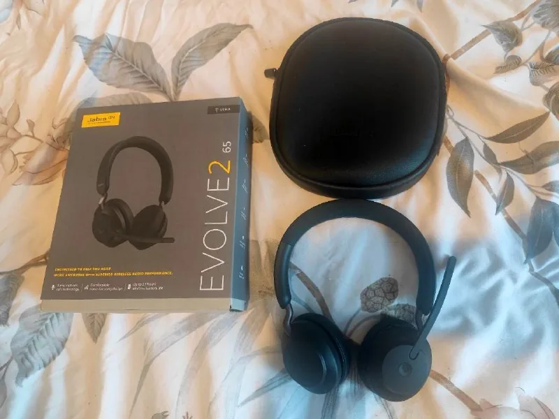Jabra Evolve2 65 უსადენო ყურსასმენი