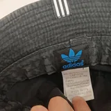 Ray Ban Erika очки, панама Adidas, аниме фигурка 10