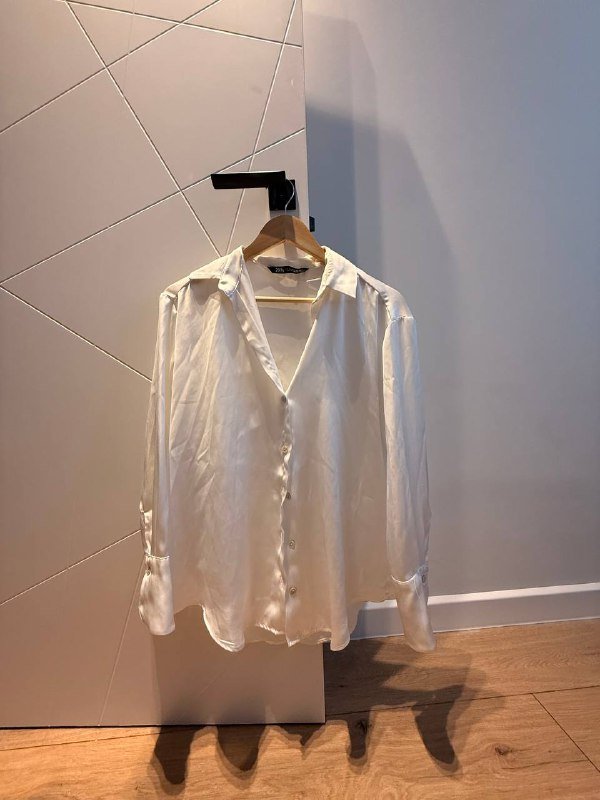 Кровавый пилинг BTpeel, Ободок жемчужный, Боди кружевное, Рубашка белая Zara, Платье змеиный принт, Платье сорочка, Защитное стекло iPhone 4