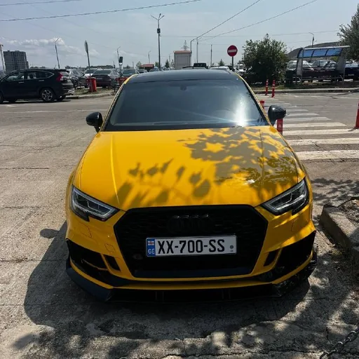 Жёлтый Audi