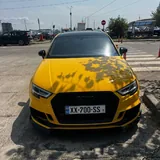 Жёлтый Audi 1