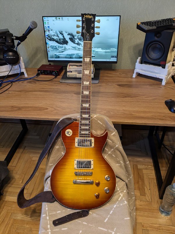 Электрогитара Vintage V100 Reissued Lemon Drop