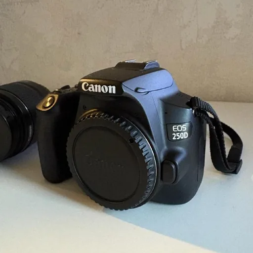 Canon EOS 250D with 18-55mm Lens