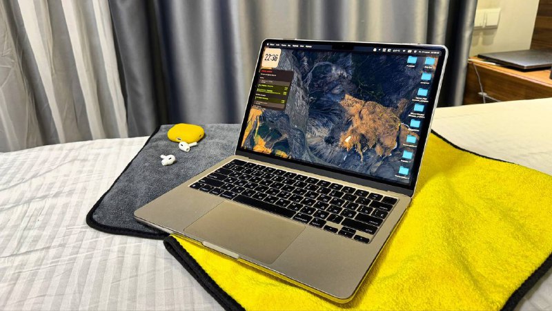 MacBook Air 13 дюймов M3 16/512 золотой