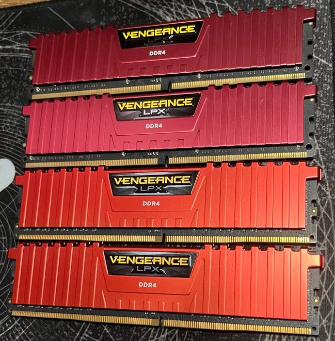 Оперативная память CORSAIR VENGEANCE LPX DDR4 16GB (2x8GB)