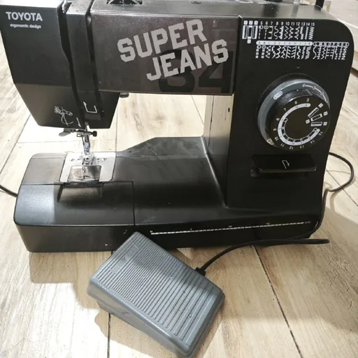 Швейная машина Toyota Super Jeans 34