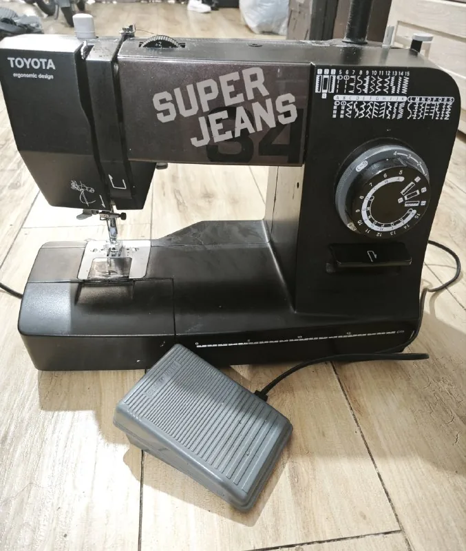 Швейная машина Toyota Super Jeans 34 1
