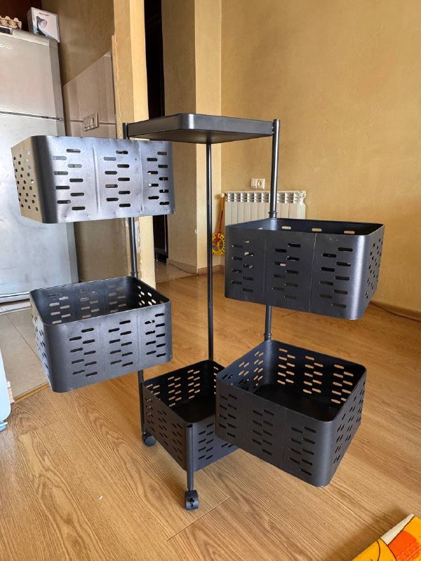 Металлическая этажерка органайзер для хранения на колесиках 3