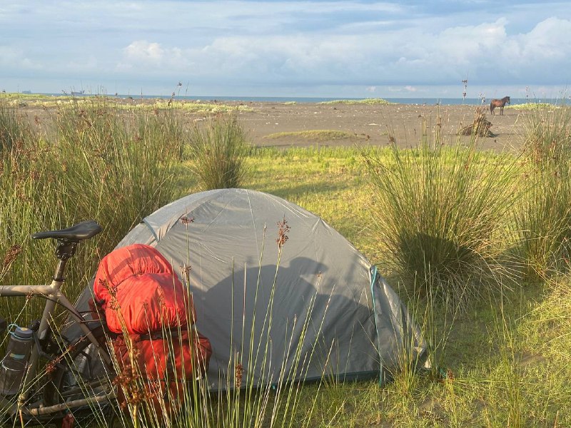 Палатка Decathlon, самонадувающийся коврик McKinley 2