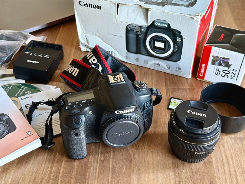 Фотоаппарат Canon 60D, объектив Canon EF 50mm f/1.4 USM, флешка 64 ГБ