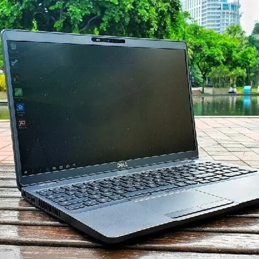 Ноутбук Dell 15,6" i5 8-го поколения 16 ГБ RAM SSD 256 ГБ
