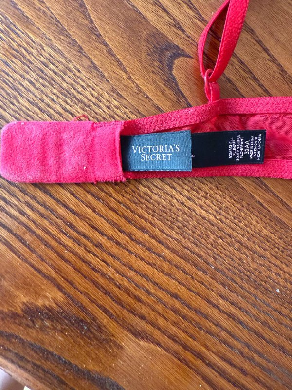 Бюстгальтер Victorias Secret Bombshell Мега пушап 32АА 3