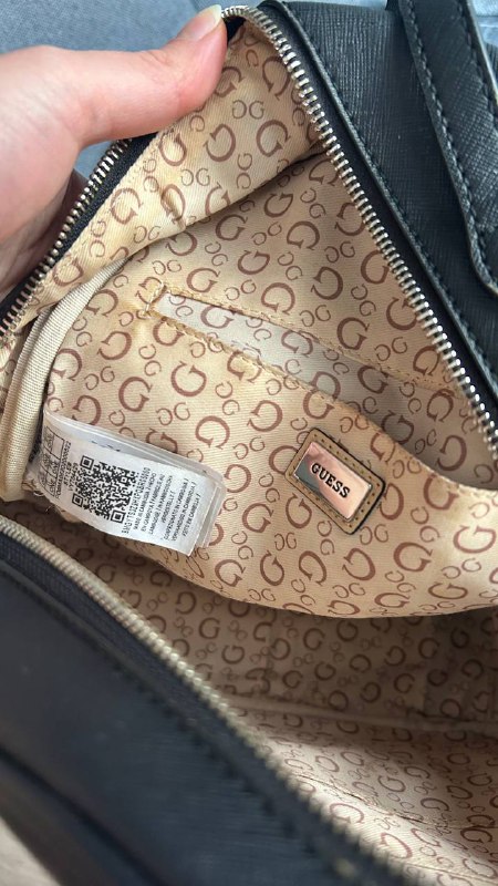 Рюкзак Guess, сумочка Stradivarius 3