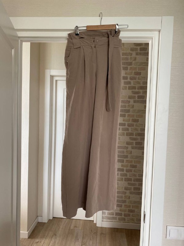 Leggings, tops, and sweaters 5