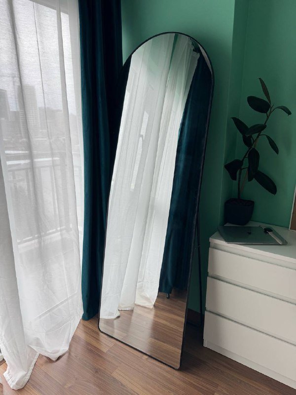 Напольное зеркало в полный рост