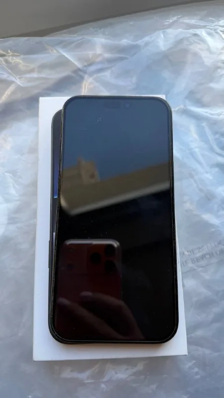 iPhone 16 Pro Max 1