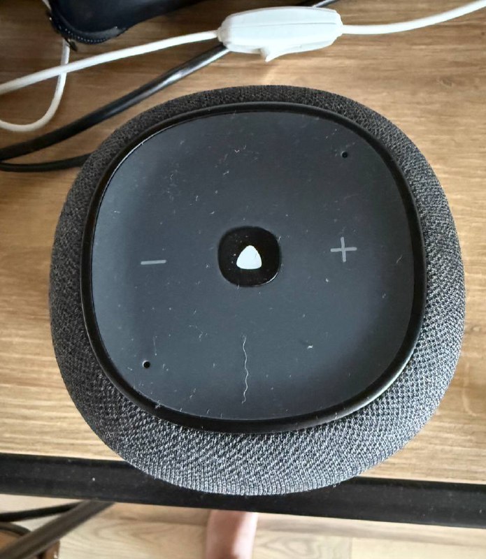 Умная колонка JBL Link Music Yandex Black 2