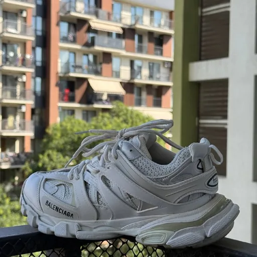 Кроссовки Balenciaga Track Charms Lace Up Shoes