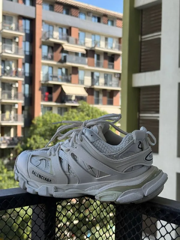 Кроссовки Balenciaga Track Charms Lace Up Shoes 1