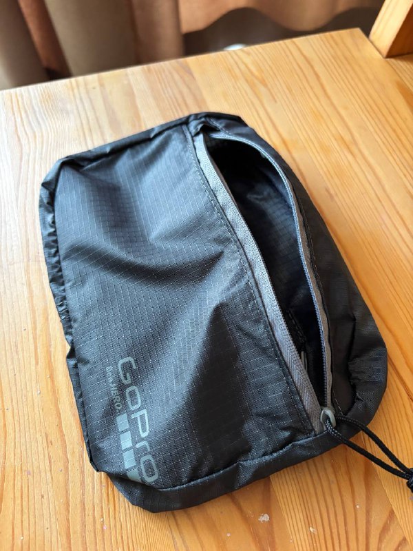 Трипод-аккумулятор, водонепроницаемая сумочка, пульт, лампа, мультикрепление 4