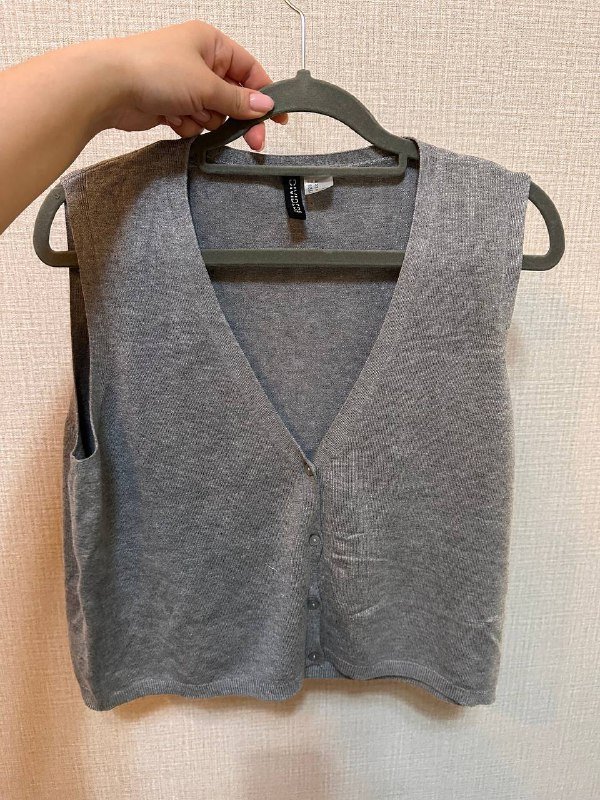 юбка с бахромой, водолазка, безрукавка-кардиган, красный пиджак 4