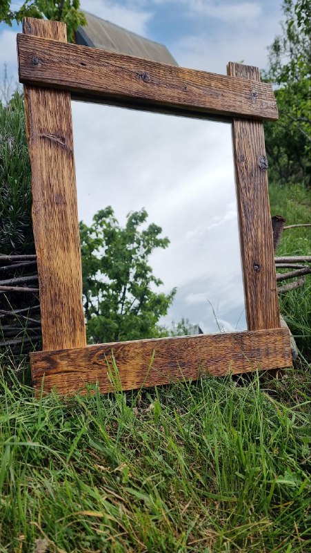 Зеркало в уникальной деревянной раме 3