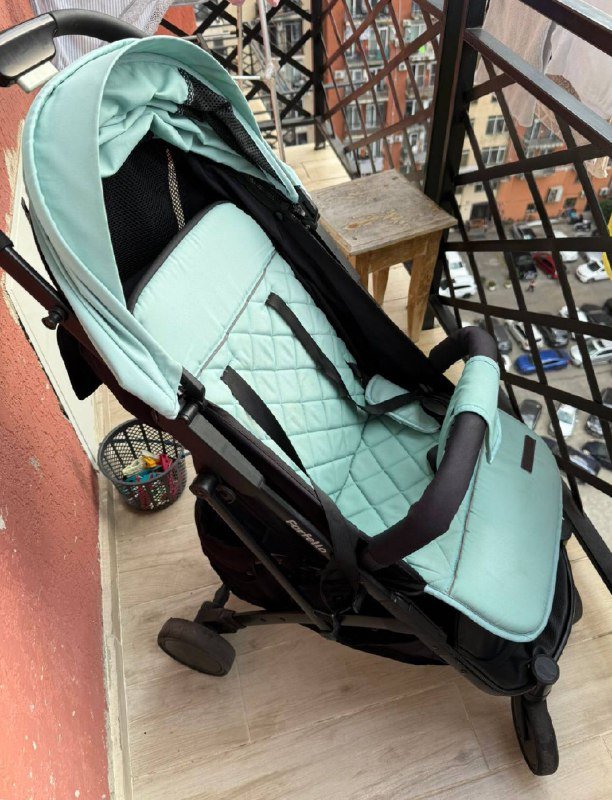 Легкая удобная детская коляска 2