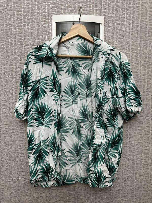 Рубашка Levi’s бежевая, Рубашка Levi’s синяя, Рубашка Lacoste, Рубашки с коротким рукавом, Толстовка Medooza серая, Толстовка Codered черная 4
