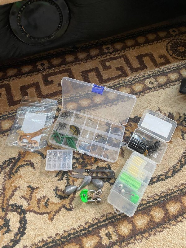 Рыбацкий набор для начинающих: удочки, сумка, кресло, костюм, снасти