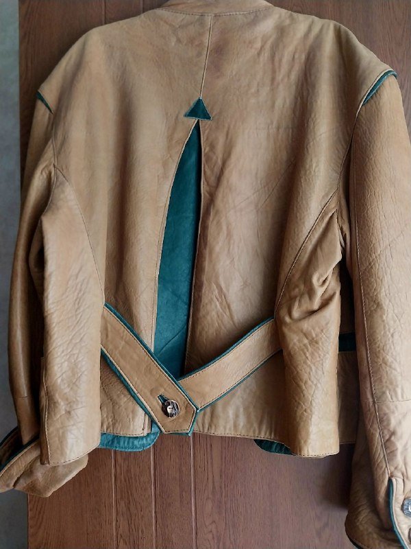 Кожаная куртка размер М и L 2