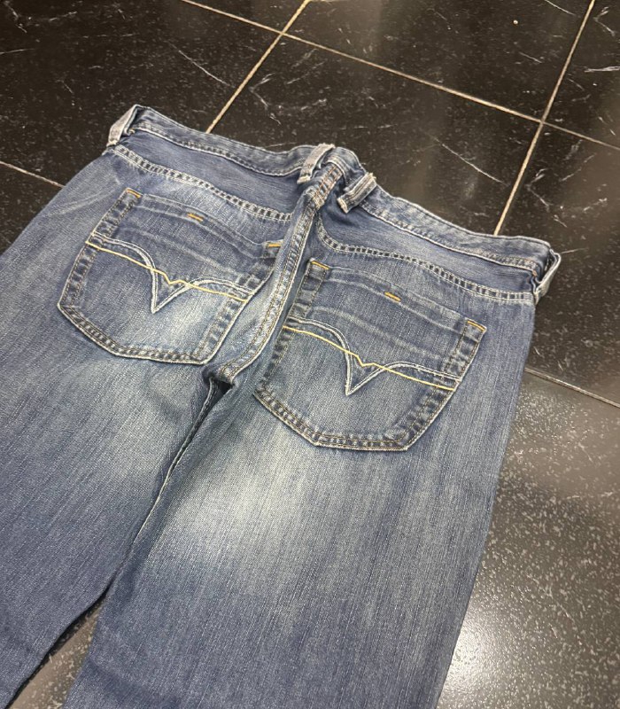 Джинсы Diesel в стиле Butcut 3