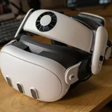 Meta Quest 3 512GB with VR accessories and controllers 5