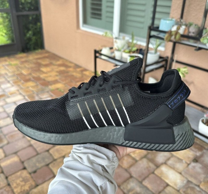 New in box Adidas NMD R1 V2 Black US size 10.5 3