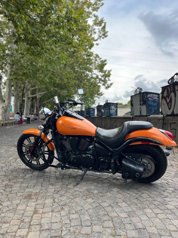 Kawasaki Vulcan 900 Custom 2011 мотоцикл 3