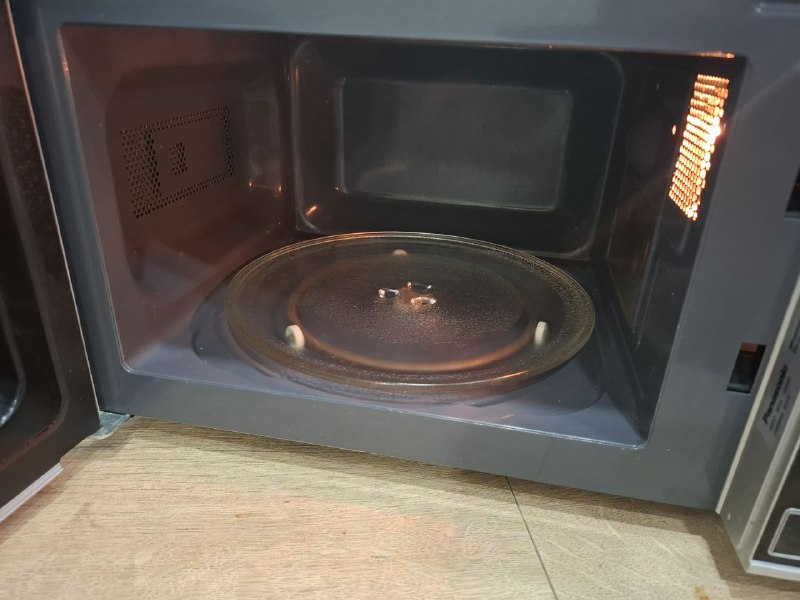 Микроволновка Panasonic NN-ST254M 3