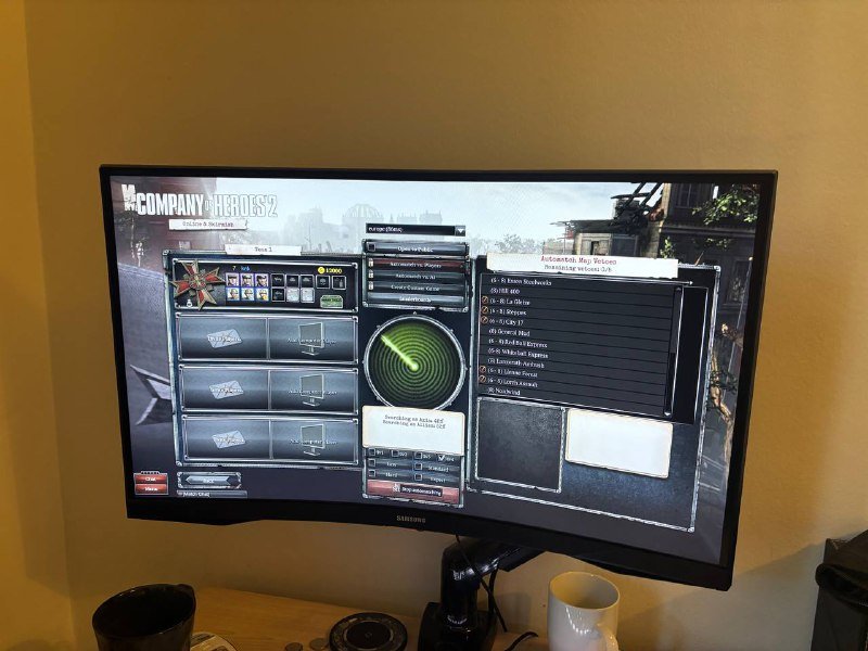 Монитор Samsung g7 27 дюймов, стол компьютерный, стул компьютерный