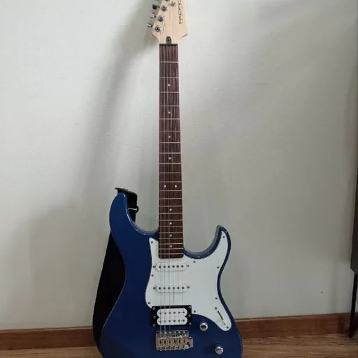 Yamaha Pacifica 012 ელექტროგიტარა