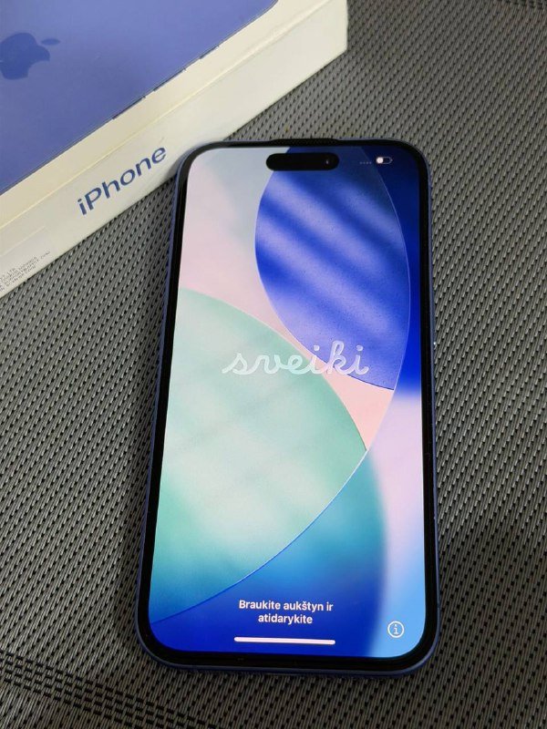 iPhone 16 с чехлом, кабелем, коробкой 2